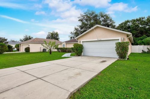915 Derbyshire Dr, Kissimmee, FL 34758-3141