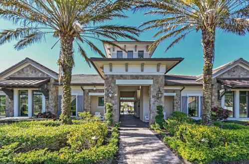 16157 Camden Lakes Cir, Naples FL  34110-2880 exterior