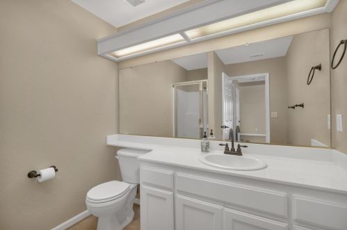 2009 Carlsbad Caverns Ct, Newman CA  95360-9635 exterior