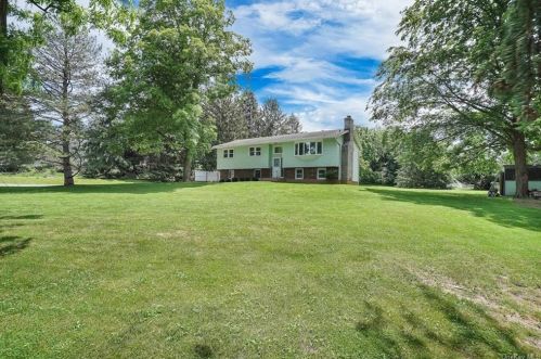 234 Lime Ridge Rd, Poughquag, NY 12570-5423