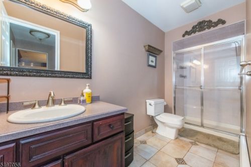 9 Memory Ln, Dover NJ  07869-4205 exterior