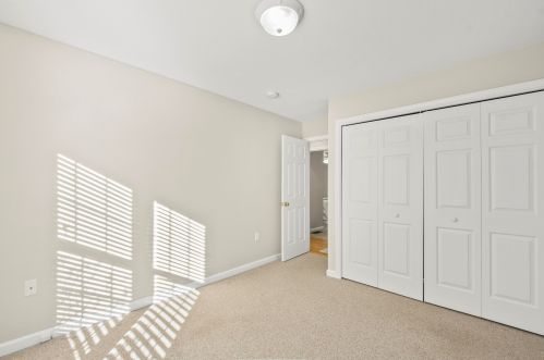 17 Mtn Vw Ct, Keene NH 03431-4933 exterior