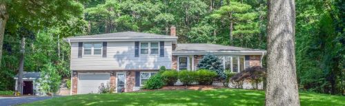 22 Sherwood Cir, Salem, NH 03079-3243