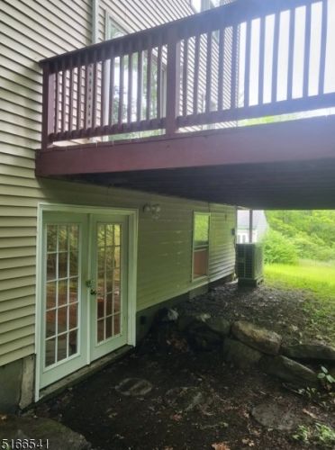 18 Berry Ln, West Milford NJ  07480-3632 exterior