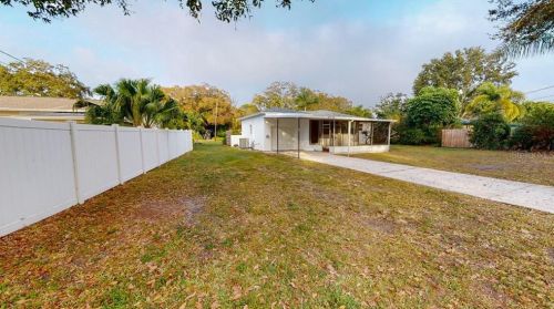 7116 Date Palm Ave, Saint Petersburg FL  33707-2013 exterior
