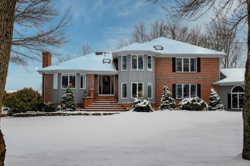 34 Isaac Lucas Cir, Dover, NH 03820-4910