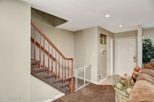 47 Heritage Ln, Perth Amboy, NJ 08863-1464