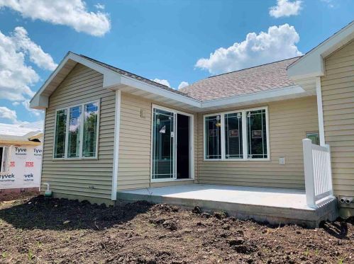 127 Stone Castle Dr, Fond Du Lac WI  54935 exterior