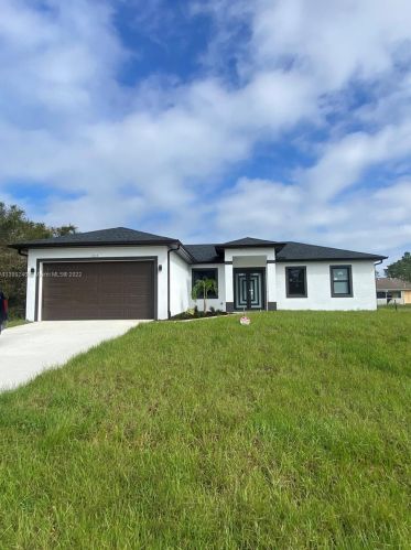 3006 18th St, Lehigh Acres, FL 33971-5558