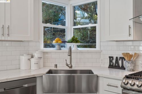 28 Camino Encinas, Orinda CA  94563-3335 exterior