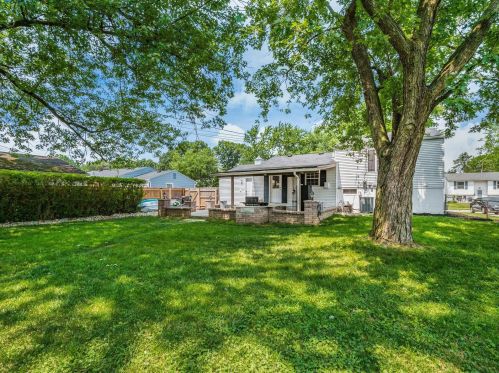 2673 Brunswick Dr, Darbydale OH  43123-2121 exterior