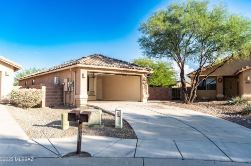 7372 Weeping Willow Dr, Tucson, AZ 85756-6125