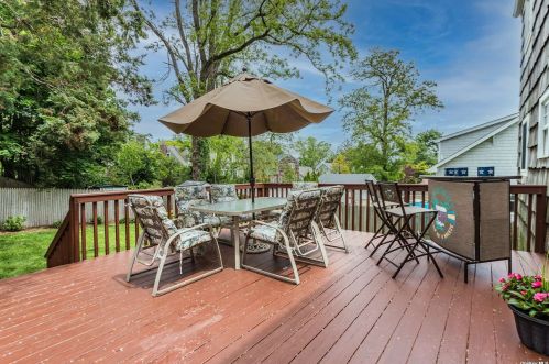 16 Martin Pl, Northport NY  11768-1224 exterior