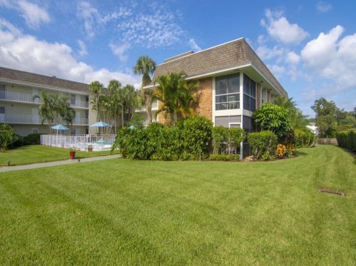 200 Greytwig Rd, Vero Beach FL  32963-1538 exterior