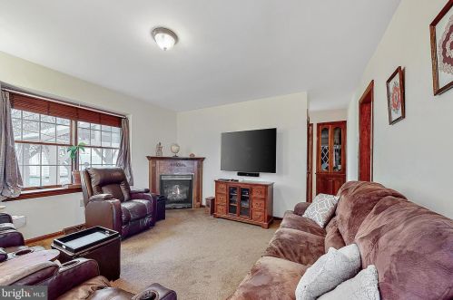 239 High St, Hummelstown PA  17036-2406 exterior