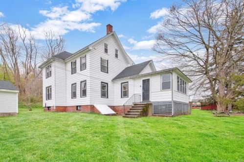 322 Ridgewood Rd, Middletown CT  06457-1949 exterior