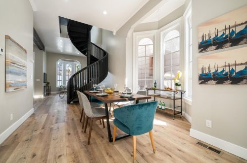 1433 Adeline St, Oakland CA  94607-2800 exterior