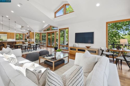 8 Fern Way, Orinda CA  94563-3810 exterior