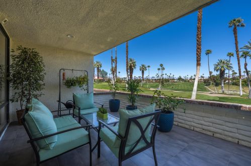 16 Palomas Dr, Rancho Mirage CA  92270-4747 exterior