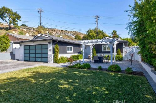 27964 Carvel Dr, Santa Clarita, CA 91351-2012