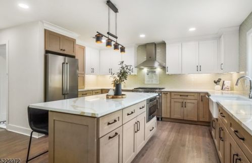 6 Warwick Cir, Springfield NJ  07081-2244 exterior