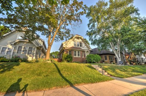 3267 Logan Ave, Milwaukee, WI 53207-2855