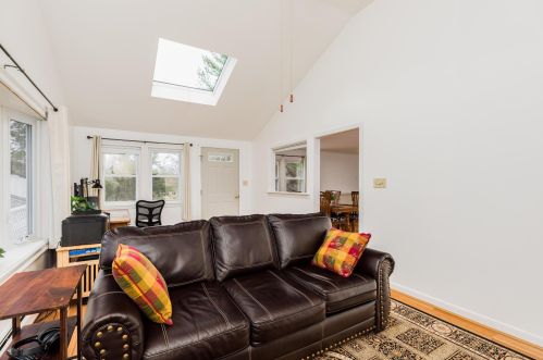 16 Snell Rd, Lee NH  03861-6719 exterior