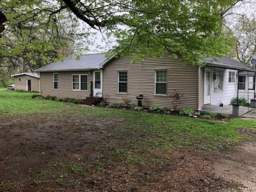8041 Weger St, Terre Haute, IN 47805-1035