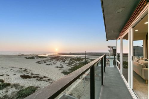 7310 Oceanfront, Newport Beach, CA 92663-1743