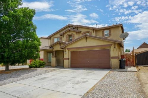13853 Colorado Ln, Victorville, CA 92394-7500