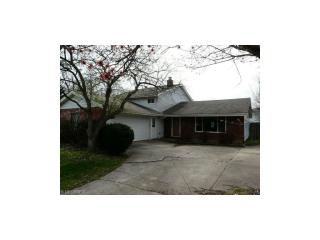 3948 Hilltop Dr, Brunswick, OH 44212-1515