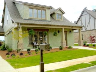 3907 Bibury Cir, Birmingham AL  35242-7580 exterior