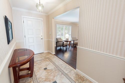 1610 King Arthur Cir, Maitland FL  32751-5818 exterior