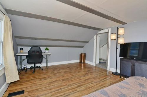 7 Dewey St, Putnam CT  06260-1352 exterior