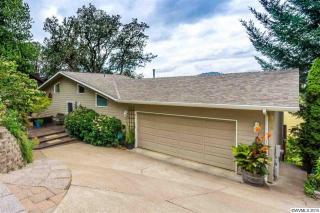 414 30th St, Philomath, OR 97370-9372