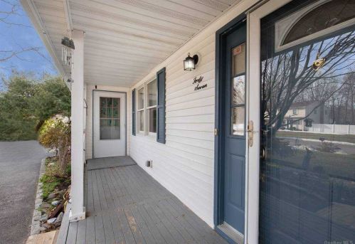 47 Eason Dr, Panamoka, NY 11961-3111
