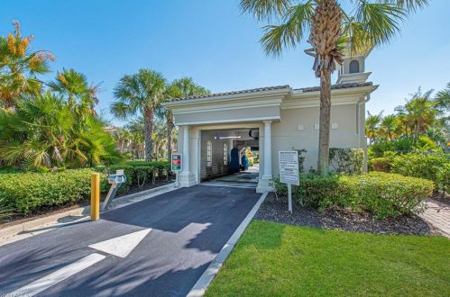 15387 Upwind Dr, Bonita Springs FL  34135-8588 exterior
