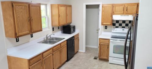 14 Riverwood Ct, Bybee VA  22963-3354 exterior