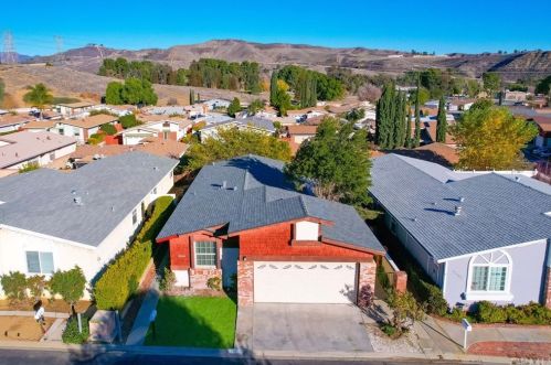 31908 Topaz Ct, Santa Clarita, CA 91384-3182