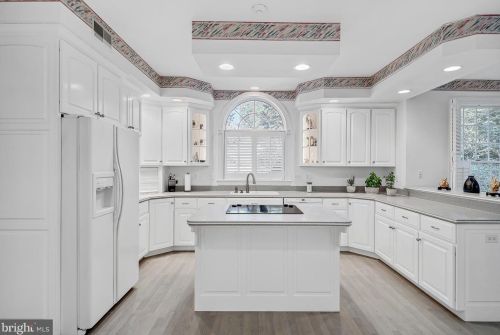 319 Equus Dr, Camp Hill PA  17011-8350 exterior