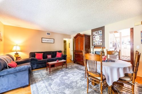 11801 La Serna Dr, Whittier CA  90604-3250 exterior