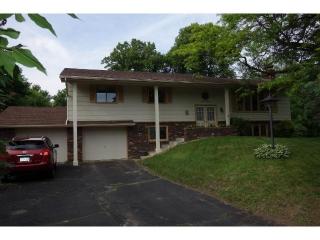 8019 Cheyenne Spur, Chanhassen MN  55317-9607 exterior