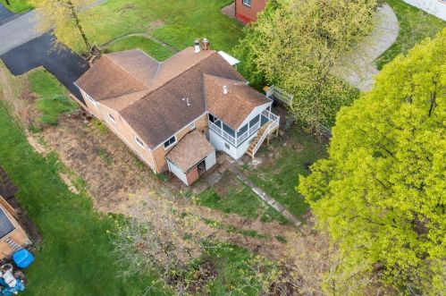 132 Firwood Dr, Bridgeville PA  15017-1204 exterior