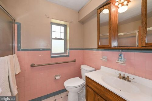 12 Cedar Ave, Berlin Boro NJ  08009-1302 exterior