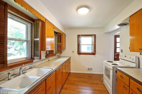 8630 Maple Ave, Gary IN  46403-1423 exterior