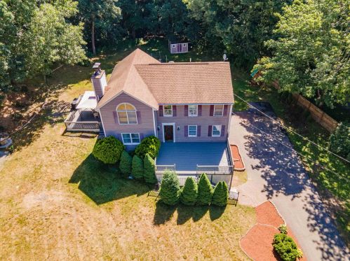 19 Hemlock Cir, Sandown, NH 03873-2407