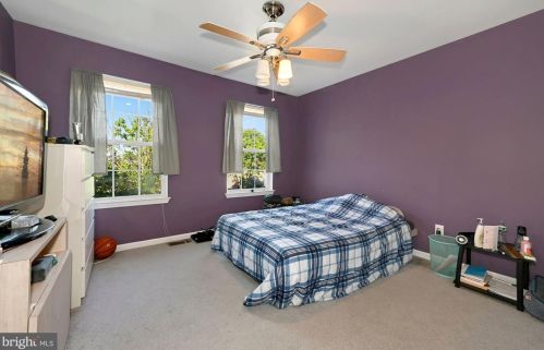 10 Birmingham Dr, Columbus NJ  08022-2342 exterior