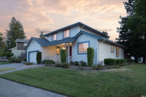 1195 Exeter Dr, Santa Rosa CA  95401-8823 exterior