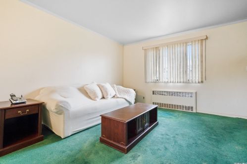 13 Berkshire Rd, Bethpage NY  11714-1025 exterior