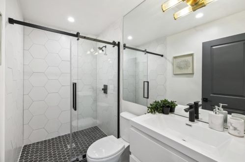 6 Rockford Ave, Daly City CA  94015-4724 exterior